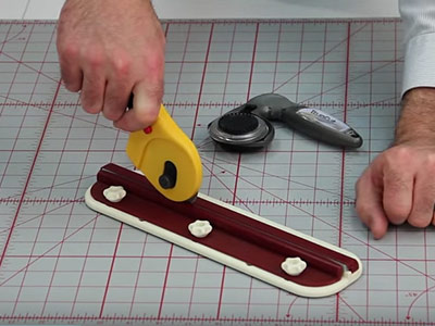 How to use the Linear (Manual) Shapener with 60mm blades